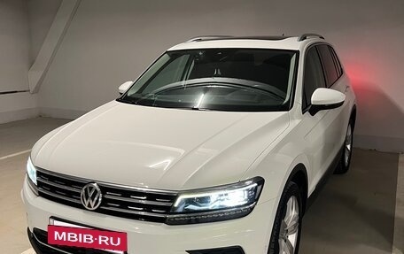 Volkswagen Tiguan II, 2020 год, 3 240 000 рублей, 2 фотография