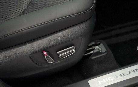 Toyota Highlander, 2025 год, 5 390 000 рублей, 33 фотография