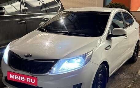KIA Rio III рестайлинг, 2015 год, 861 000 рублей, 2 фотография