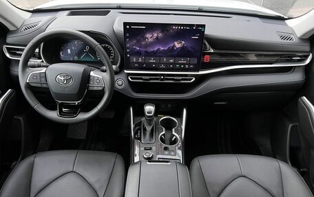 Toyota Highlander, 2025 год, 5 390 000 рублей, 10 фотография