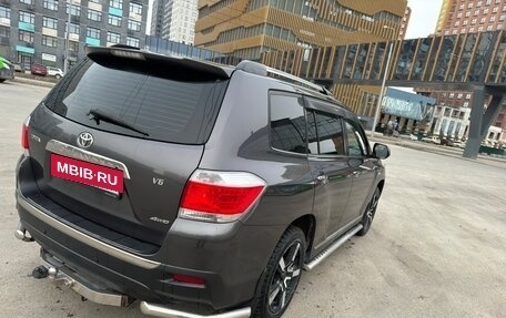 Toyota Highlander III, 2011 год, 2 450 000 рублей, 4 фотография