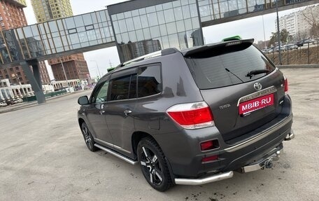 Toyota Highlander III, 2011 год, 2 450 000 рублей, 5 фотография