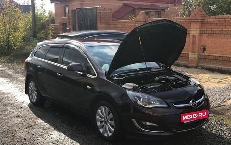 Opel Astra J, 2013 год, 810 000 рублей, 4 фотография