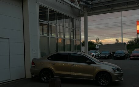 Volkswagen Polo VI (EU Market), 2015 год, 550 000 рублей, 2 фотография