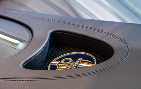 Bugatti Chiron, 2019 год, 652 587 520 рублей, 11 фотография