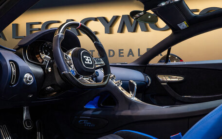 Bugatti Chiron, 2019 год, 652 587 520 рублей, 8 фотография