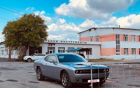 Dodge Challenger III рестайлинг 2, 2017 год, 4 000 000 рублей, 3 фотография