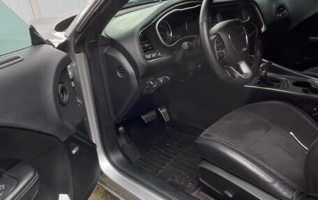 Dodge Challenger III рестайлинг 2, 2017 год, 4 000 000 рублей, 5 фотография