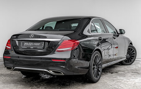 Mercedes-Benz E-Класс, 2019 год, 3 650 000 рублей, 5 фотография