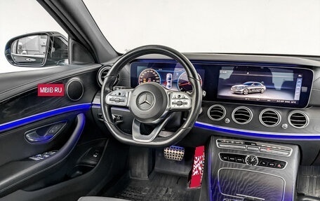 Mercedes-Benz E-Класс, 2019 год, 3 650 000 рублей, 29 фотография