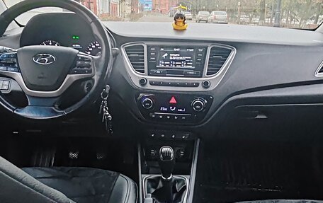 Hyundai Solaris II рестайлинг, 2019 год, 1 300 000 рублей, 11 фотография