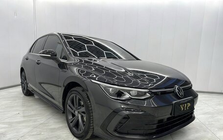 Volkswagen Golf VIII, 2022 год, 2 020 000 рублей, 2 фотография