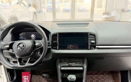 Skoda Karoq I, 2022 год, 1 570 000 рублей, 9 фотография