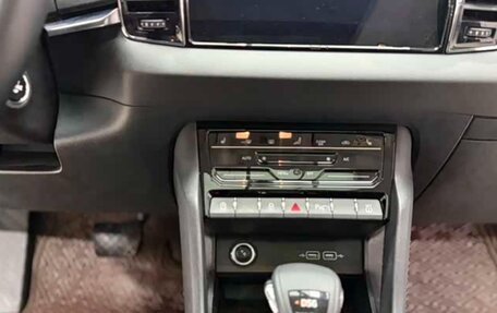 Skoda Karoq I, 2022 год, 1 570 000 рублей, 10 фотография