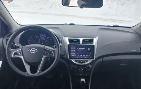 Hyundai Solaris II рестайлинг, 2016 год, 697 000 рублей, 23 фотография