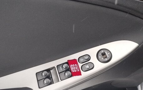 Hyundai Solaris II рестайлинг, 2016 год, 697 000 рублей, 29 фотография