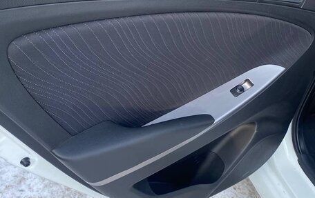 Hyundai Solaris II рестайлинг, 2016 год, 1 320 000 рублей, 28 фотография