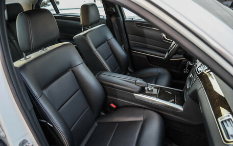 Mercedes-Benz E-Класс, 2015 год, 1 999 000 рублей, 26 фотография