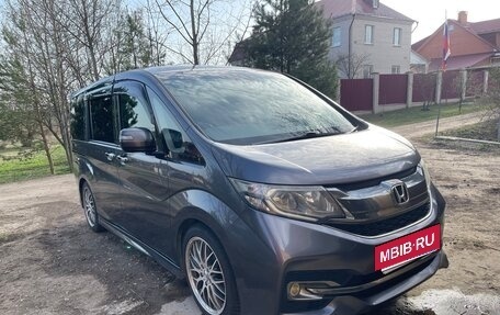 Honda Stepwgn IV, 2017 год, 2 100 000 рублей, 3 фотография