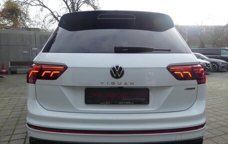 Volkswagen Tiguan II, 2022 год, 3 200 000 рублей, 5 фотография