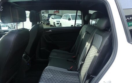 Volkswagen Tiguan II, 2022 год, 3 200 000 рублей, 12 фотография