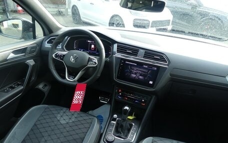 Volkswagen Tiguan II, 2022 год, 3 200 000 рублей, 6 фотография