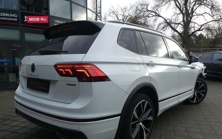 Volkswagen Tiguan II, 2022 год, 3 200 000 рублей, 4 фотография