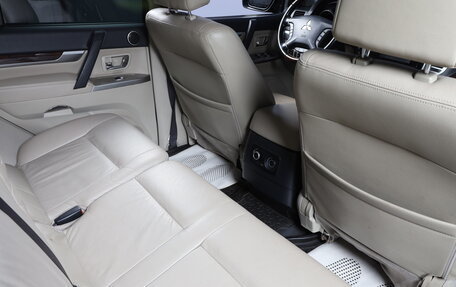 Mitsubishi Pajero IV, 2015 год, 3 099 000 рублей, 18 фотография