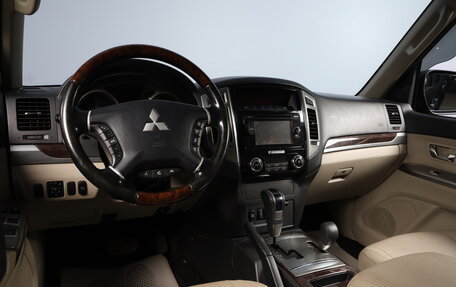 Mitsubishi Pajero IV, 2015 год, 3 099 000 рублей, 9 фотография