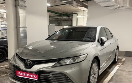 Toyota Camry, 2019 год, 3 300 000 рублей, 1 фотография