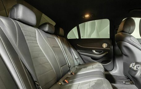 Mercedes-Benz E-Класс, 2021 год, 4 100 000 рублей, 15 фотография