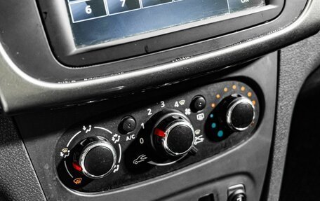 Renault Sandero II рестайлинг, 2015 год, 900 000 рублей, 20 фотография