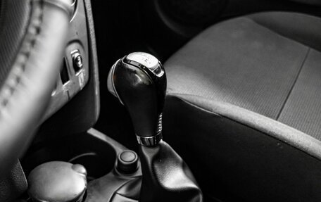 Renault Sandero II рестайлинг, 2015 год, 900 000 рублей, 21 фотография