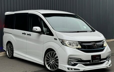 Honda Stepwgn IV, 2017 год, 1 725 000 рублей, 2 фотография