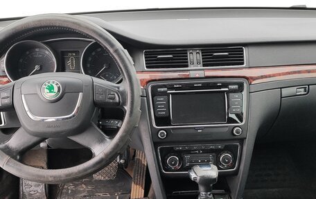 Skoda Superb III рестайлинг, 2012 год, 1 150 000 рублей, 7 фотография