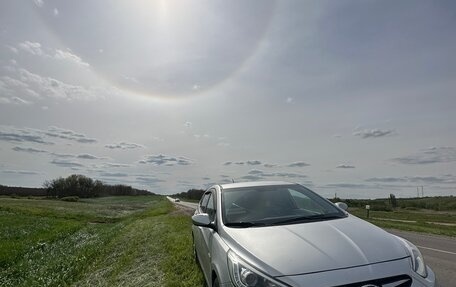 Hyundai Solaris II рестайлинг, 2013 год, 850 000 рублей, 3 фотография