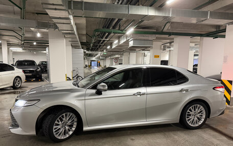 Toyota Camry, 2019 год, 3 300 000 рублей, 2 фотография