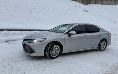 Toyota Camry, 2019 год, 3 300 000 рублей, 8 фотография