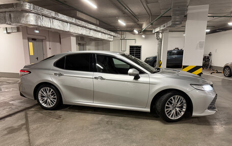 Toyota Camry, 2019 год, 3 300 000 рублей, 4 фотография