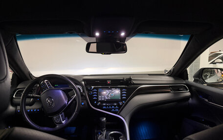 Toyota Camry, 2019 год, 3 300 000 рублей, 6 фотография