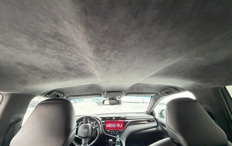 Toyota Camry, 2019 год, 3 300 000 рублей, 10 фотография