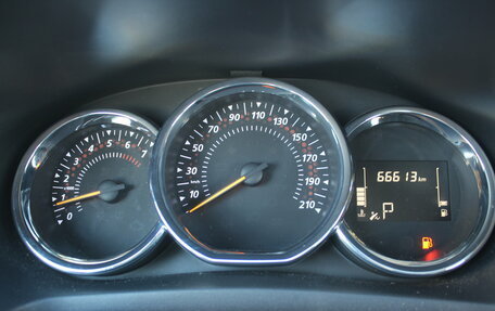 Renault Logan II, 2019 год, 1 230 000 рублей, 15 фотография