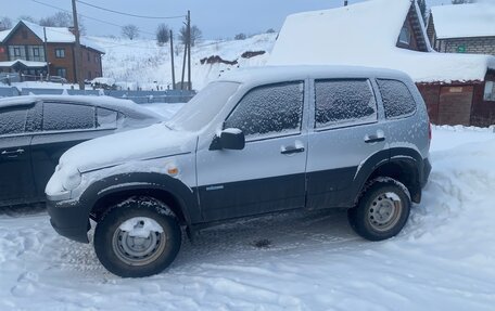 Chevrolet Niva I рестайлинг, 2010 год, 365 000 рублей, 1 фотография