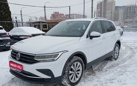 Volkswagen Tiguan II, 2021 год, 3 440 000 рублей, 1 фотография