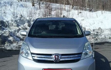 Toyota ISis I, 2011 год, 1 200 000 рублей, 1 фотография