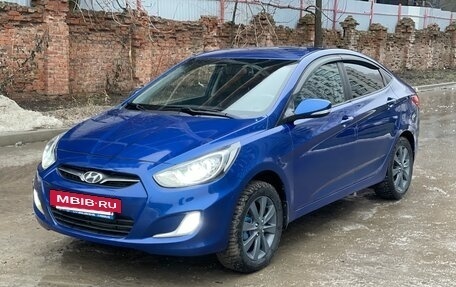 Hyundai Solaris II рестайлинг, 2012 год, 710 000 рублей, 2 фотография