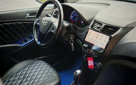 Hyundai Solaris II рестайлинг, 2012 год, 710 000 рублей, 24 фотография