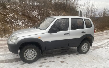Chevrolet Niva I рестайлинг, 2010 год, 365 000 рублей, 4 фотография
