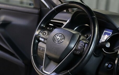 Toyota Camry, 2021 год, 2 099 000 рублей, 8 фотография