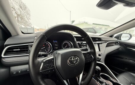 Toyota Camry, 2020 год, 2 800 000 рублей, 13 фотография